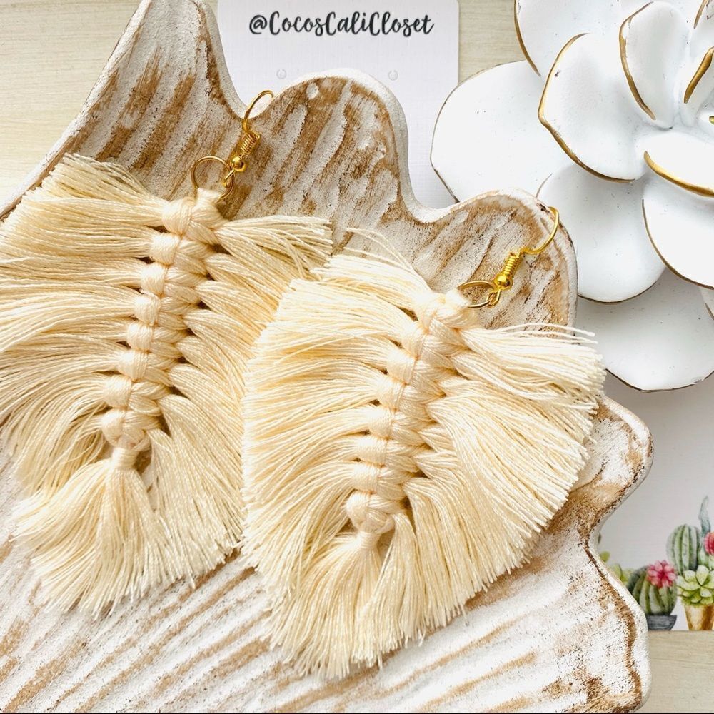 Boho Macrame Tassel Leaf Drop Earrings NWT